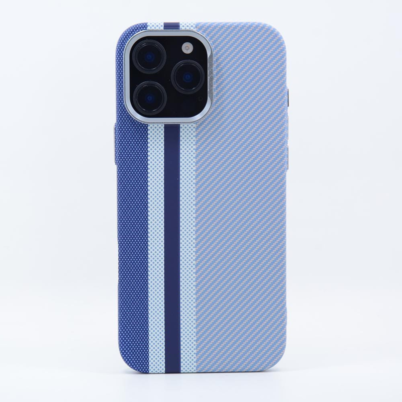 LindeCovers iPhone 15 Pro Max Carbon Cover - MagSafe Kompatibel 06 Blue Stripes