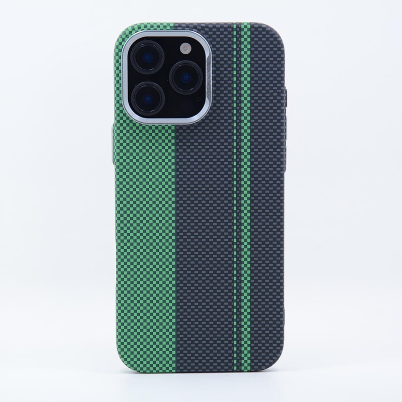 LindeCovers iPhone 15 Pro Max Carbon Cover - MagSafe Kompatibel 02 Green/Black